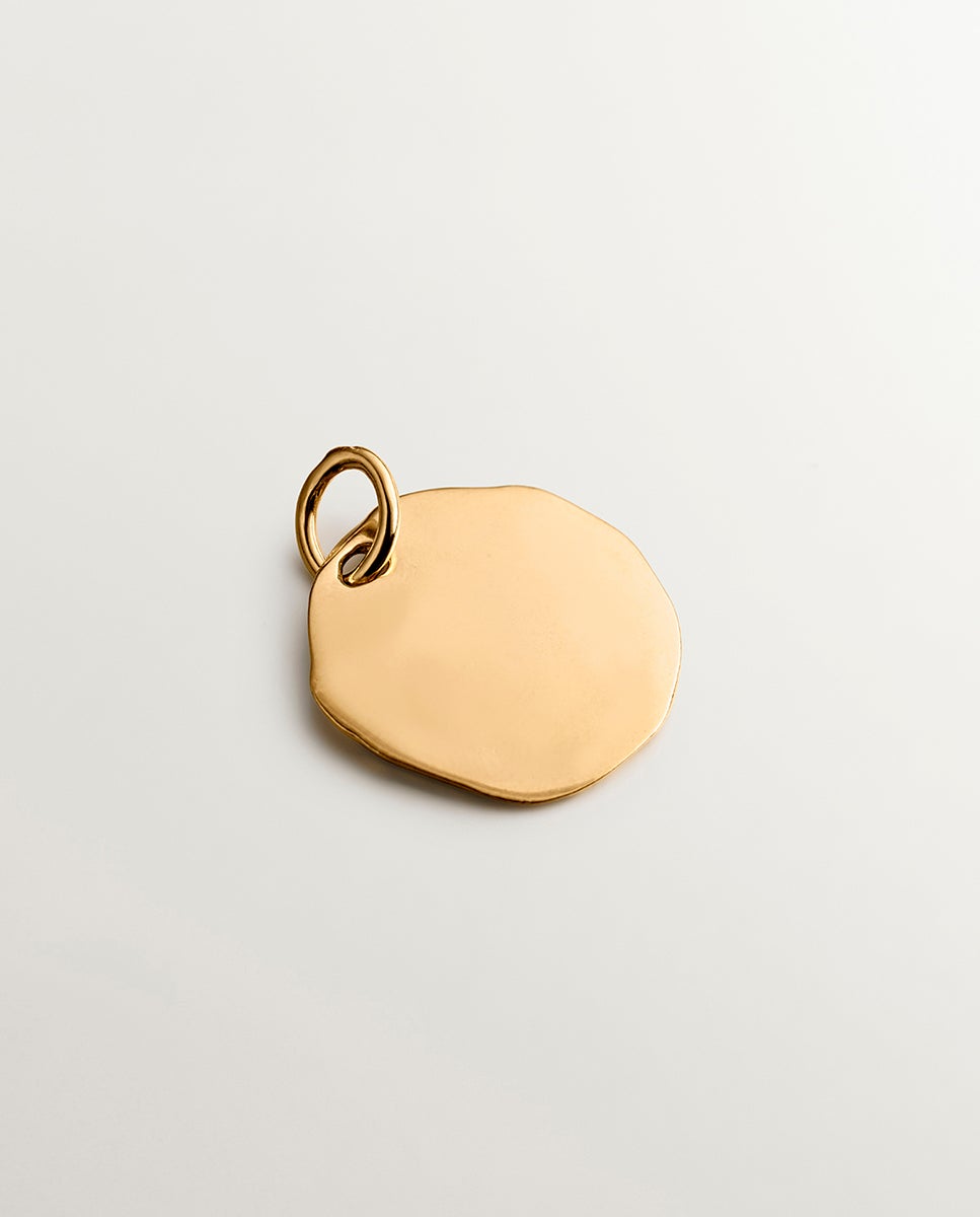 Charm Artesanal de Prata 925 Banhada em Ouro Amarelo de 18k com Inicial a Ouro-3