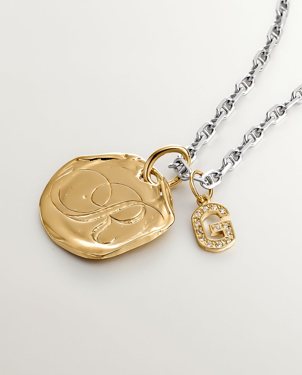 Charm de Prata 925 Banhada em Ouro Amarelo de 18k e Topázios Brancos Inicial G Branco-3