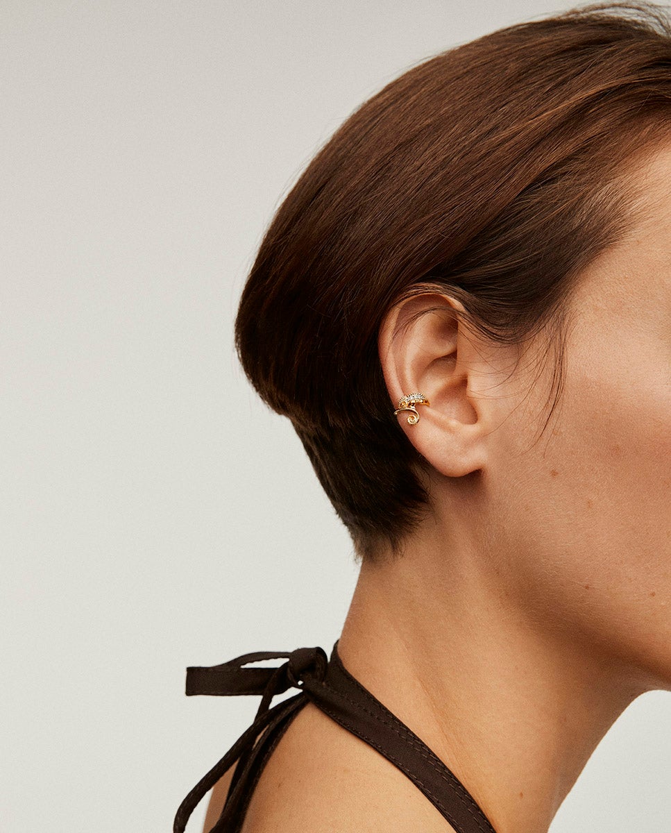 Brinco Earcuff de Ouro Amarelo 18k com Diamantes em Forma de Camaleão Branco-2