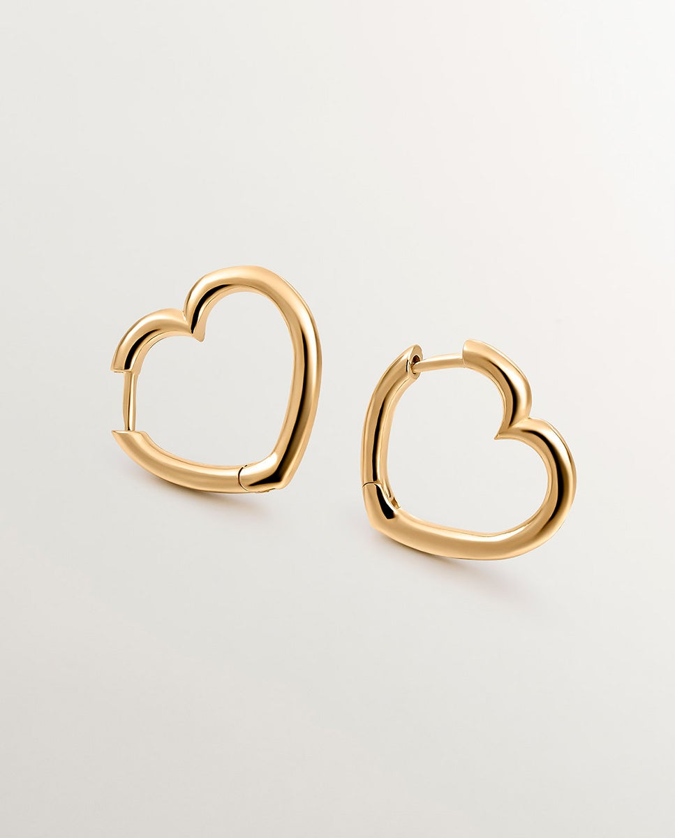 Imagem 0 de Brincos de Aro de Prata 925 Banhada em Ouro Amarelo de 18k com Forma de Coração