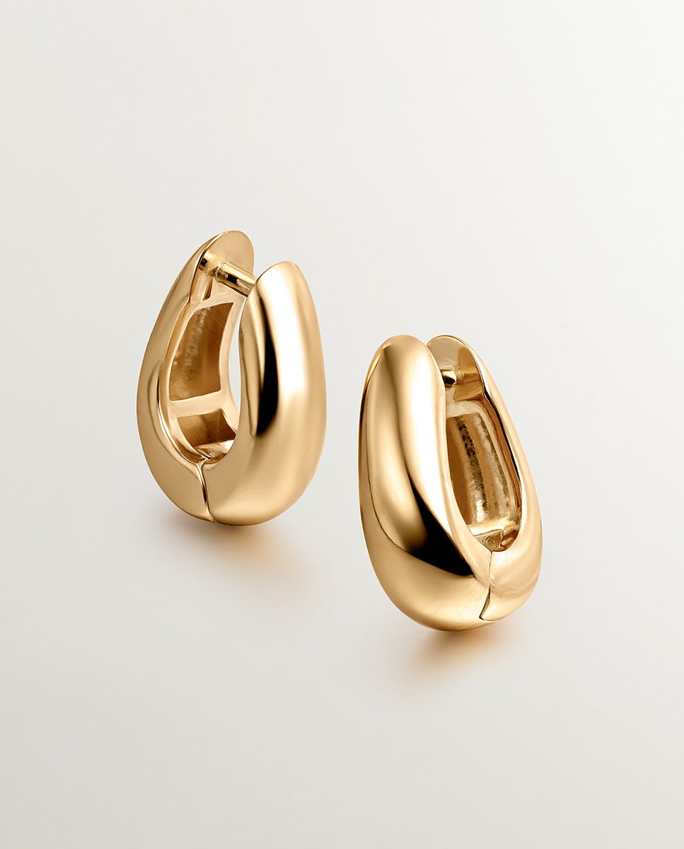 Brincos de Aro Médios Grossos em Prata 925 com Banho em Ouro Amarelo de 18k com Forma Ovalada Ouro-1
