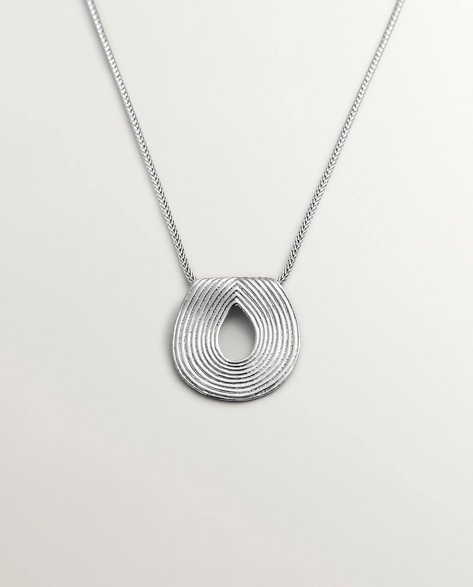 Pendente Ovalado de Prata 925 com Relevo Branco-1