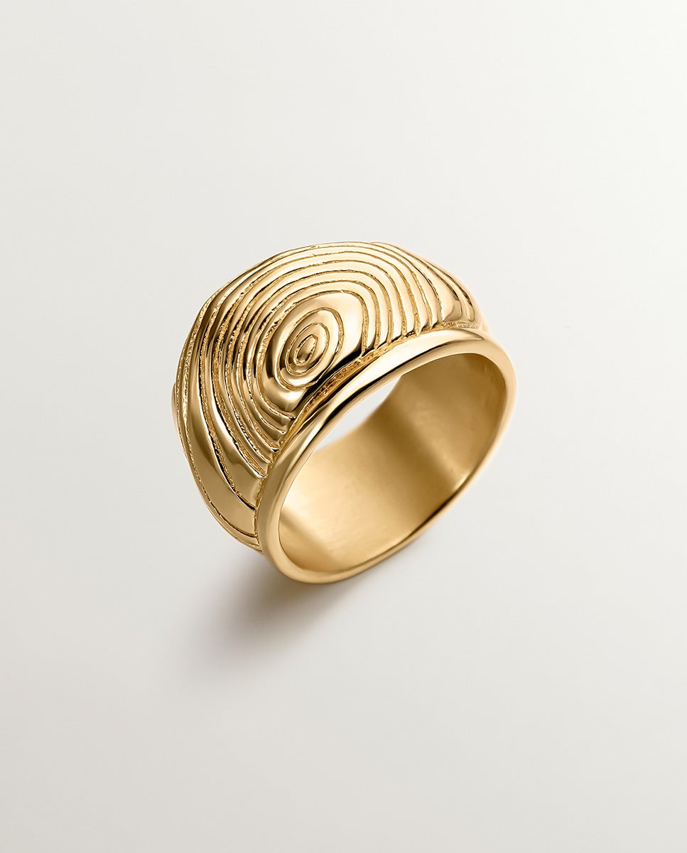 Anel Largo de Prata 925 Banhada em Ouro Amarelo de 18k com Relevo e Forma Irregular Ouro-1