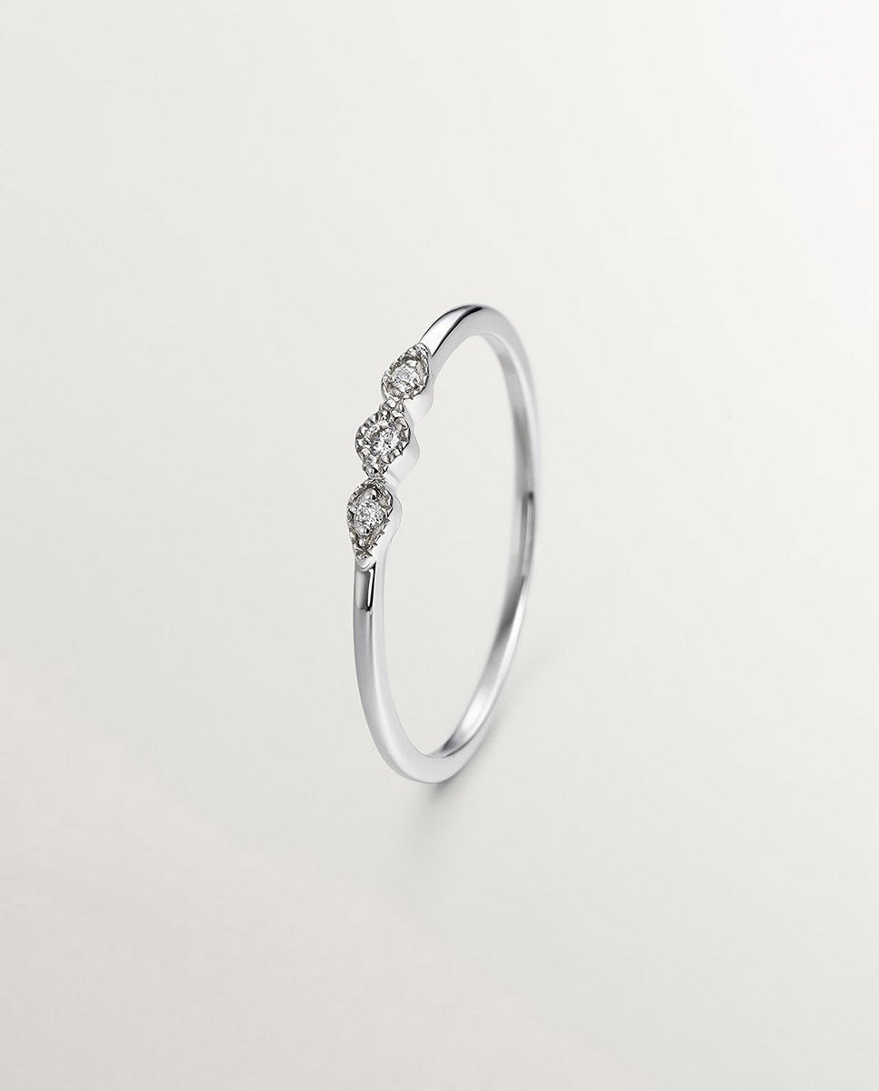 Anel Três em Linha de Ouro Branco 18k com Diamantes 0,027 Branco-2