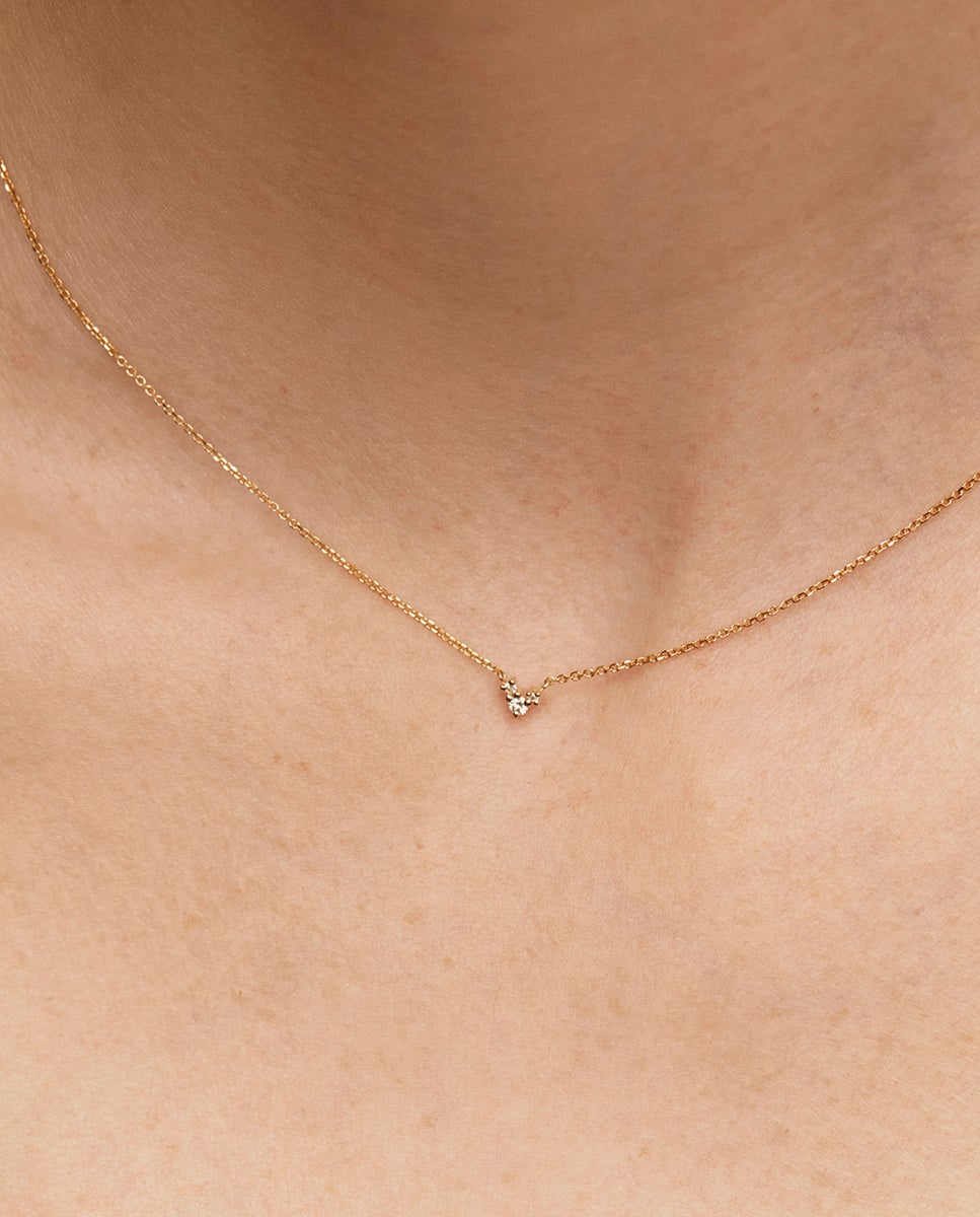 Pendente de Ouro Amarelo 18k com Três Diamantes Branco-2