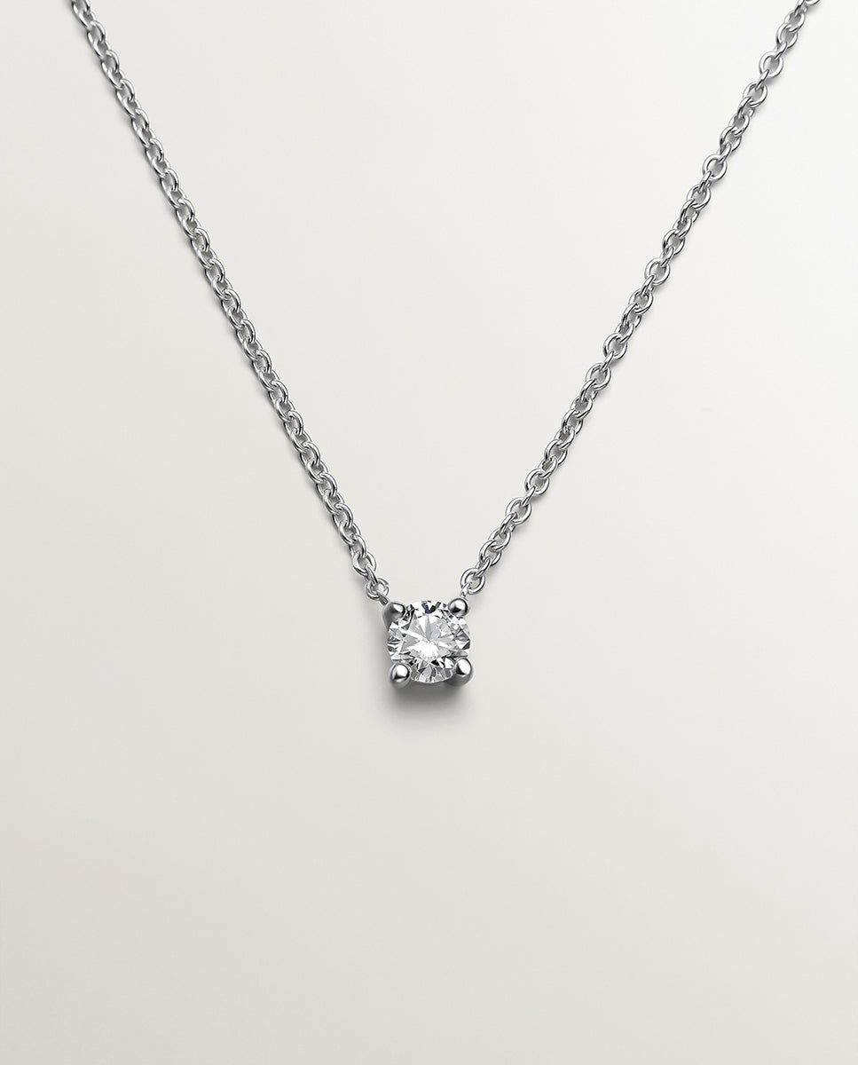 Imagem 0 de Pendente de Ouro Branco de 18k com Diamante 0,20 Cts