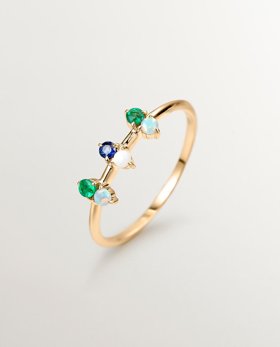 Imagem 0 de Anel de Ouro Amarelo de 18k com Ópalo Azul e Diamantes Brancos