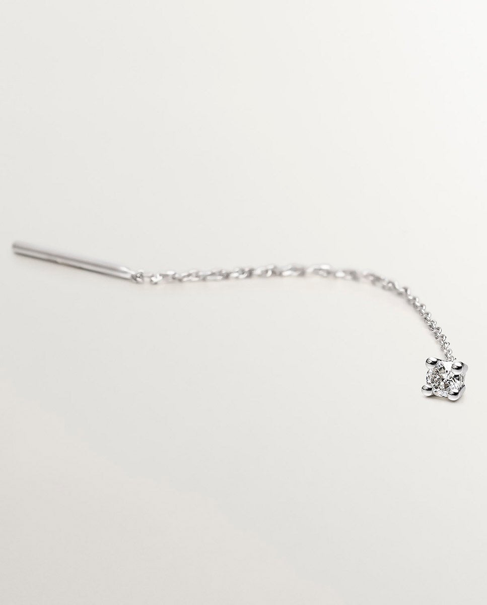 Brinco Individual Comprido de Ouro Branco 18k com Corrente e Diamante Branco-4
