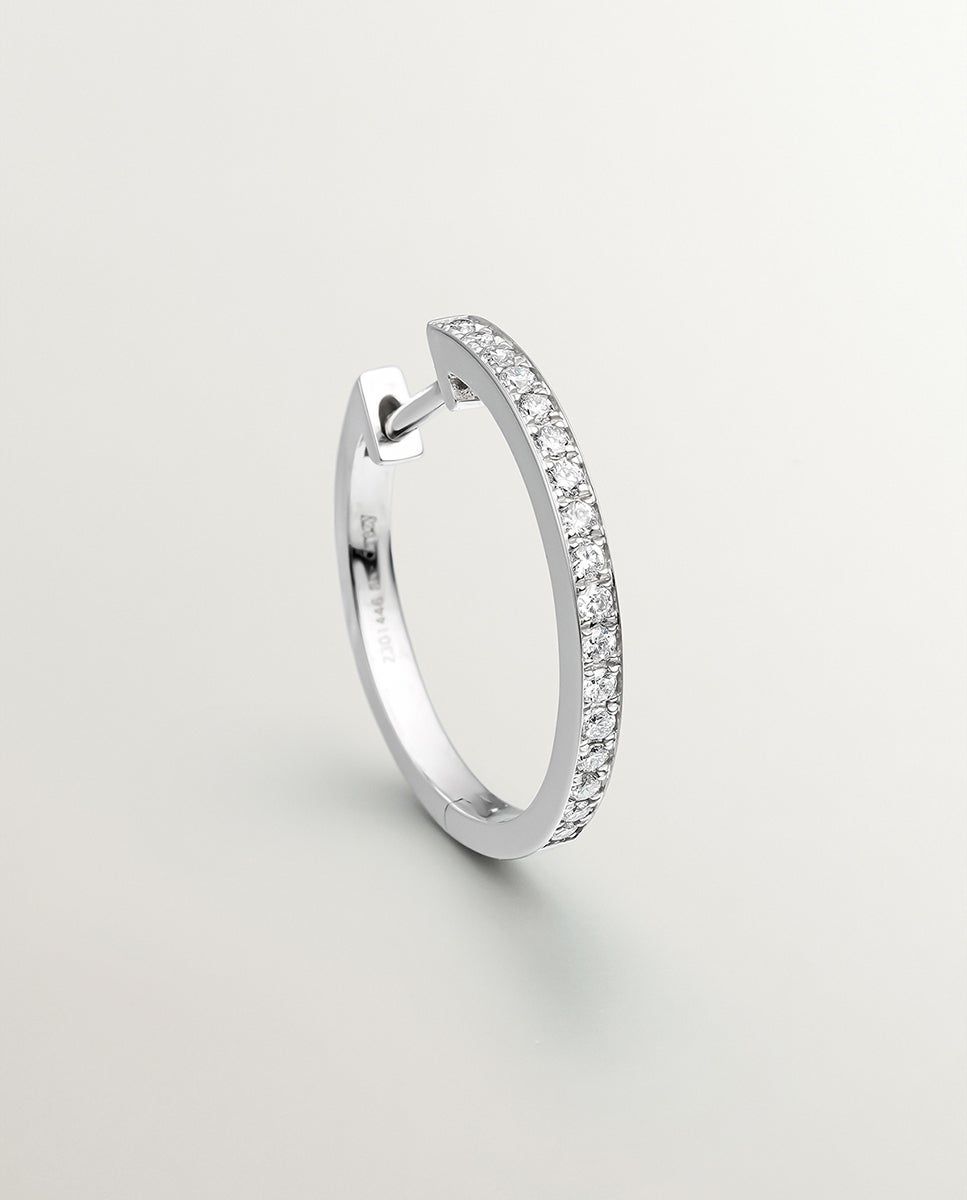 Brincos de Argola Pequena de Ouro Branco 18k com Diamantes Branco-1
