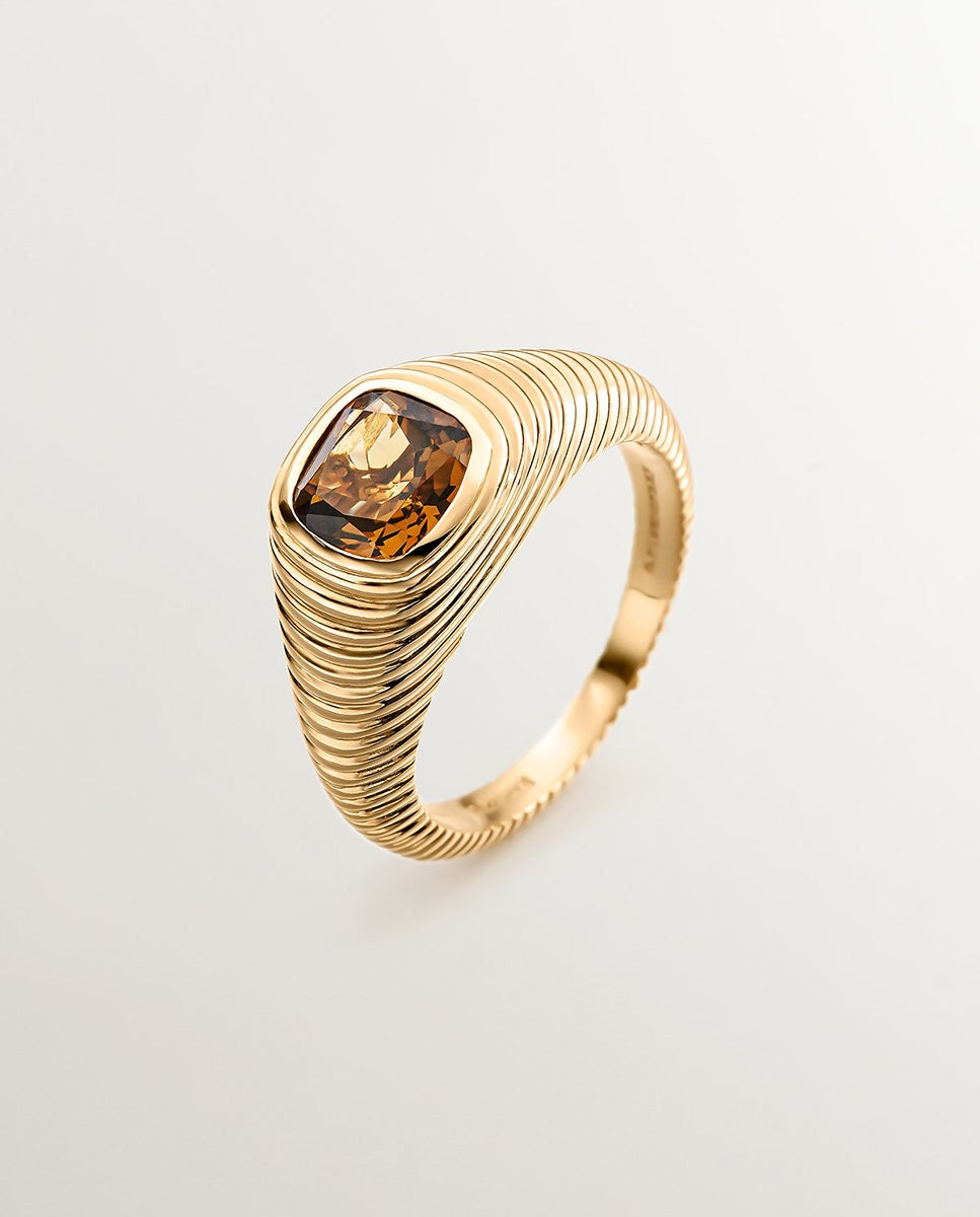 Anel Tipo Selo de Prata 925 Banhada em Ouro Amarelo de 18k com Quartzo Castanho e Textura Gallonada Castanho-1