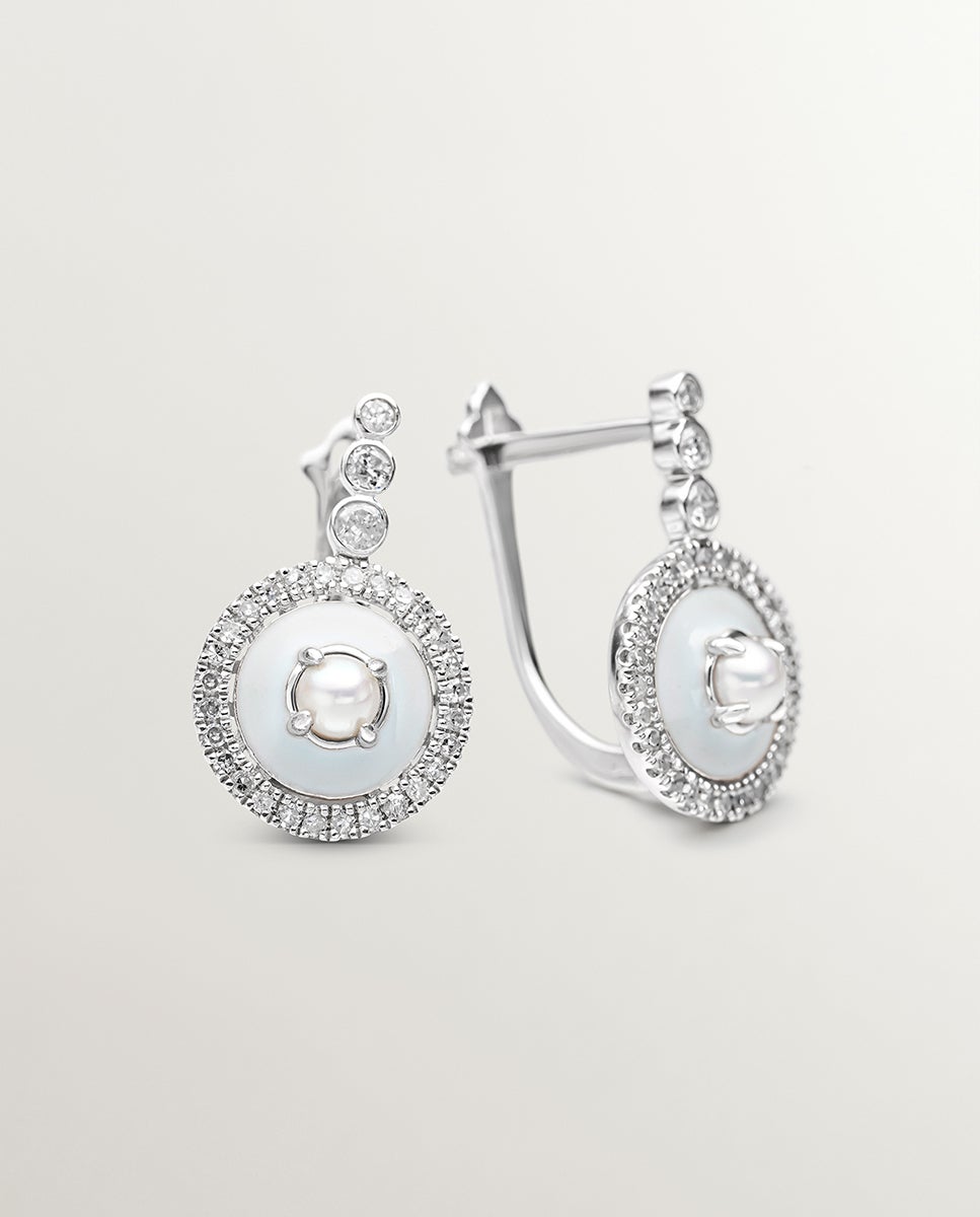 Brincos de Prata 925 e Ouro Branco de 18k com Pérolas Brancas, Diamantes Brancos e Esmalte Cinzento Branco-3