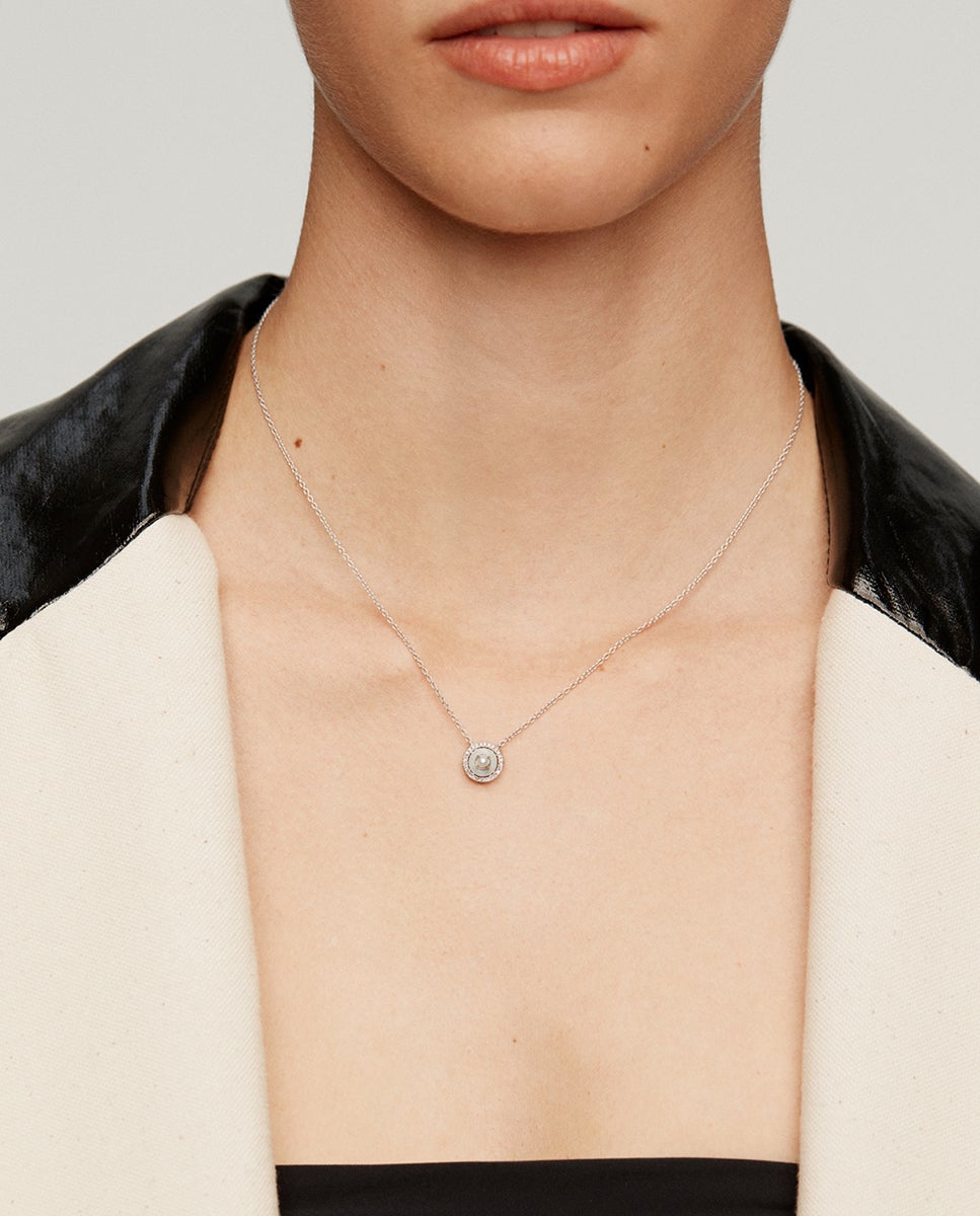 Pendente de Prata 925 e Ouro Branco de 18k com Pérolas Brancas, Diamantes Brancos e Esmalte Cinzento Branco-5