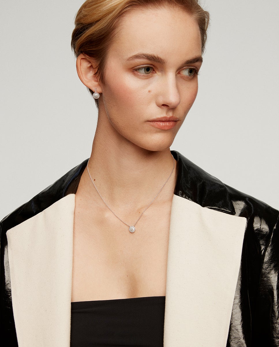 Pendente de Prata 925 e Ouro Branco de 18k com Pérolas Brancas, Diamantes Brancos e Esmalte Cinzento Branco-7