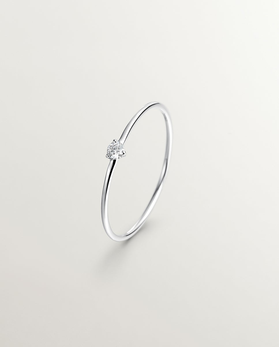 Imagem 0 de Anel Solitário de Ouro Branco 18k com Diamante Isi2 de 0,048cts