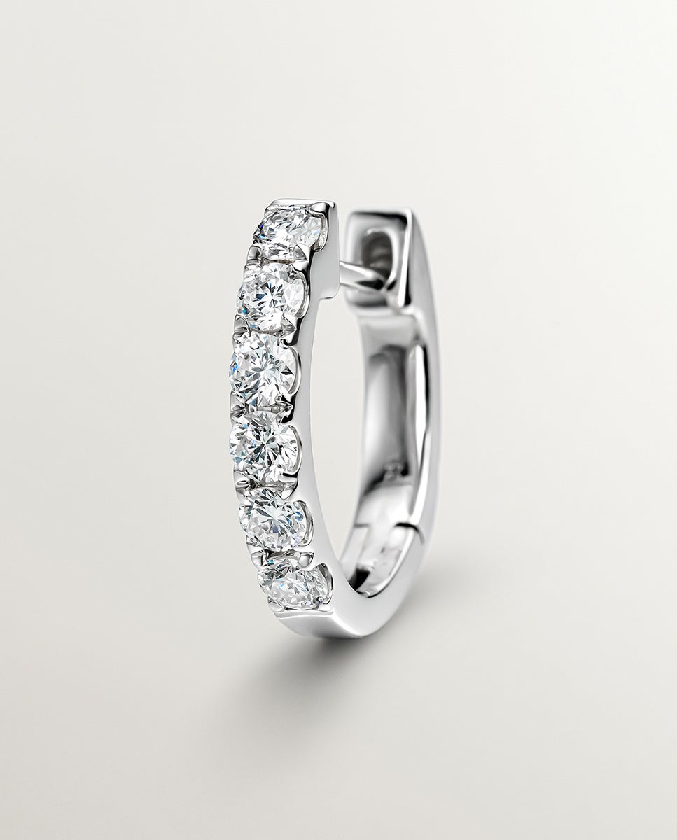 Brinco de Argola Individual de Ouro Branco 18k com Diamante em Lapidação Brilhante Branco-5