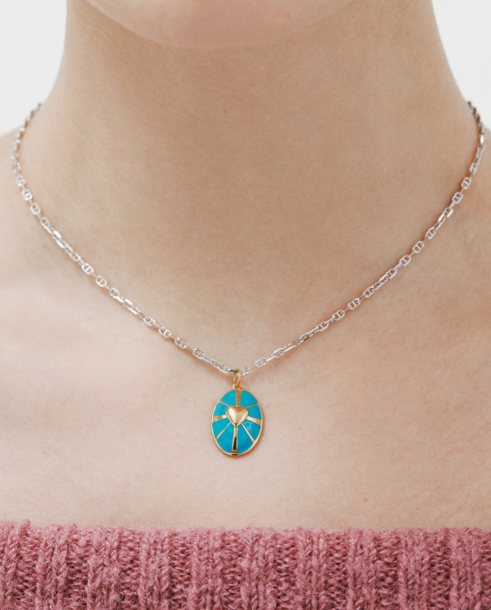Charm de Prata 925 Banhada em Ouro Amarelo de 18k com Forma de Escudo com Coração e Esmalte Turquesa Ouro-2