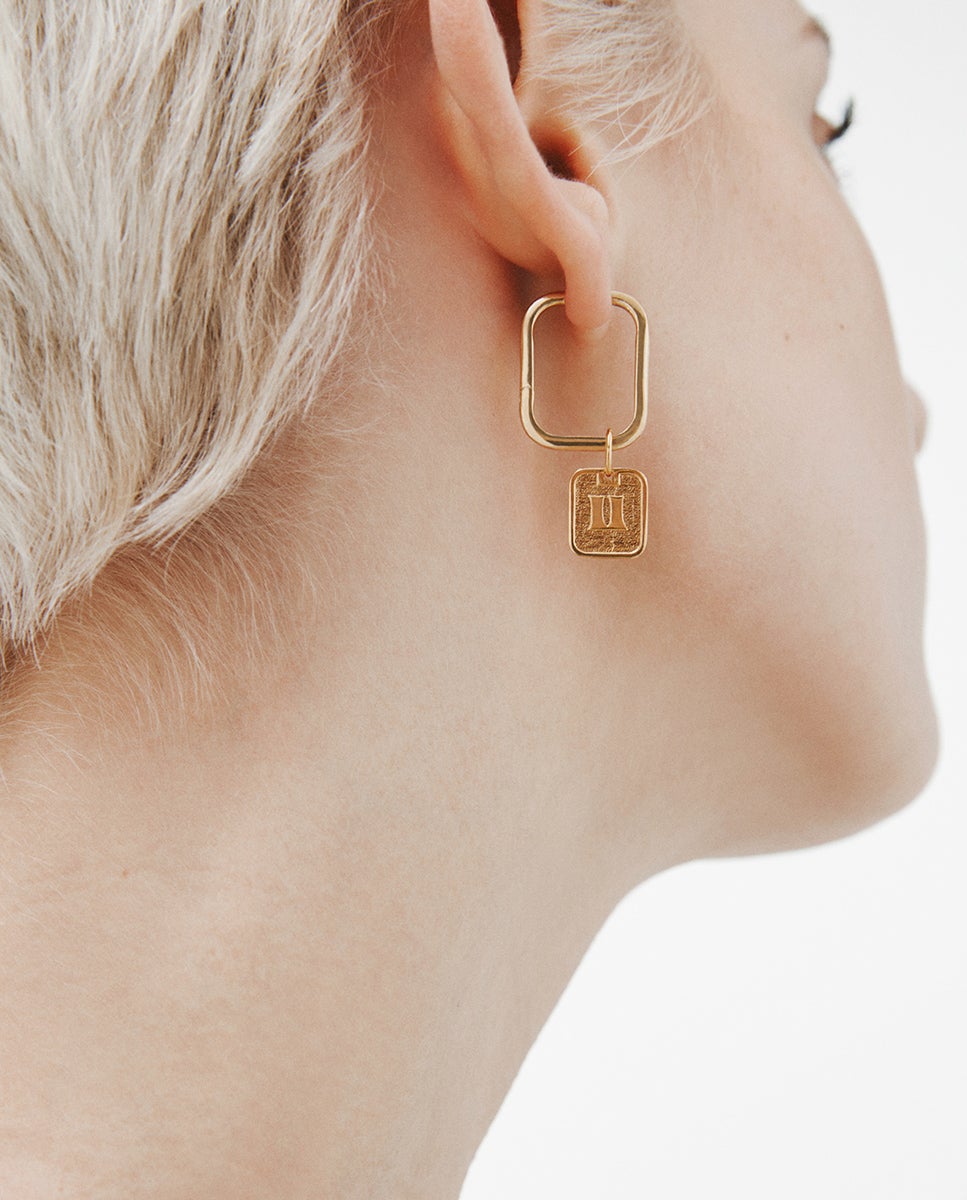 Charm de Prata 925 Banhada em Ouro Amarelo de 18k com Número 2 Ouro-2
