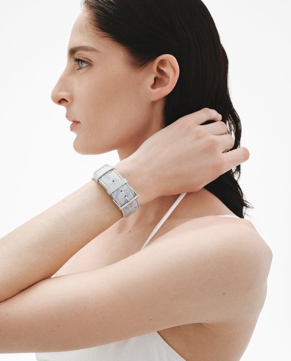 Personalize o seu Apple Watch de 38 mm ou 40 mm com nossas divertidas pulseiras. Encontre os seus favoritos e troque-os para combiná-los com todos os seus looks Multicolor-4