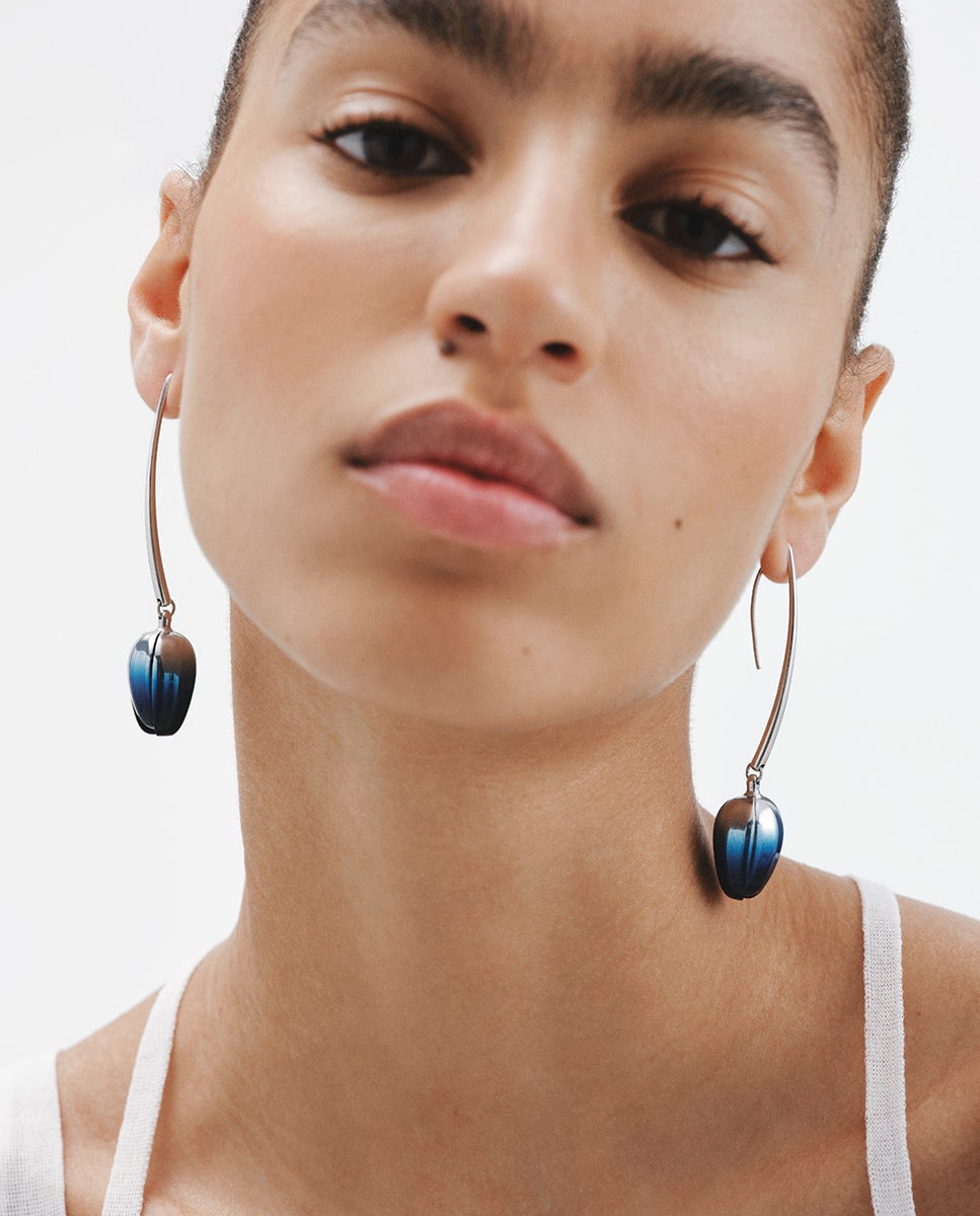 Brincos de Prata 925 com Forma de Orquídea com Esmalte Azul Degradado e Efeito Polido Azul-2