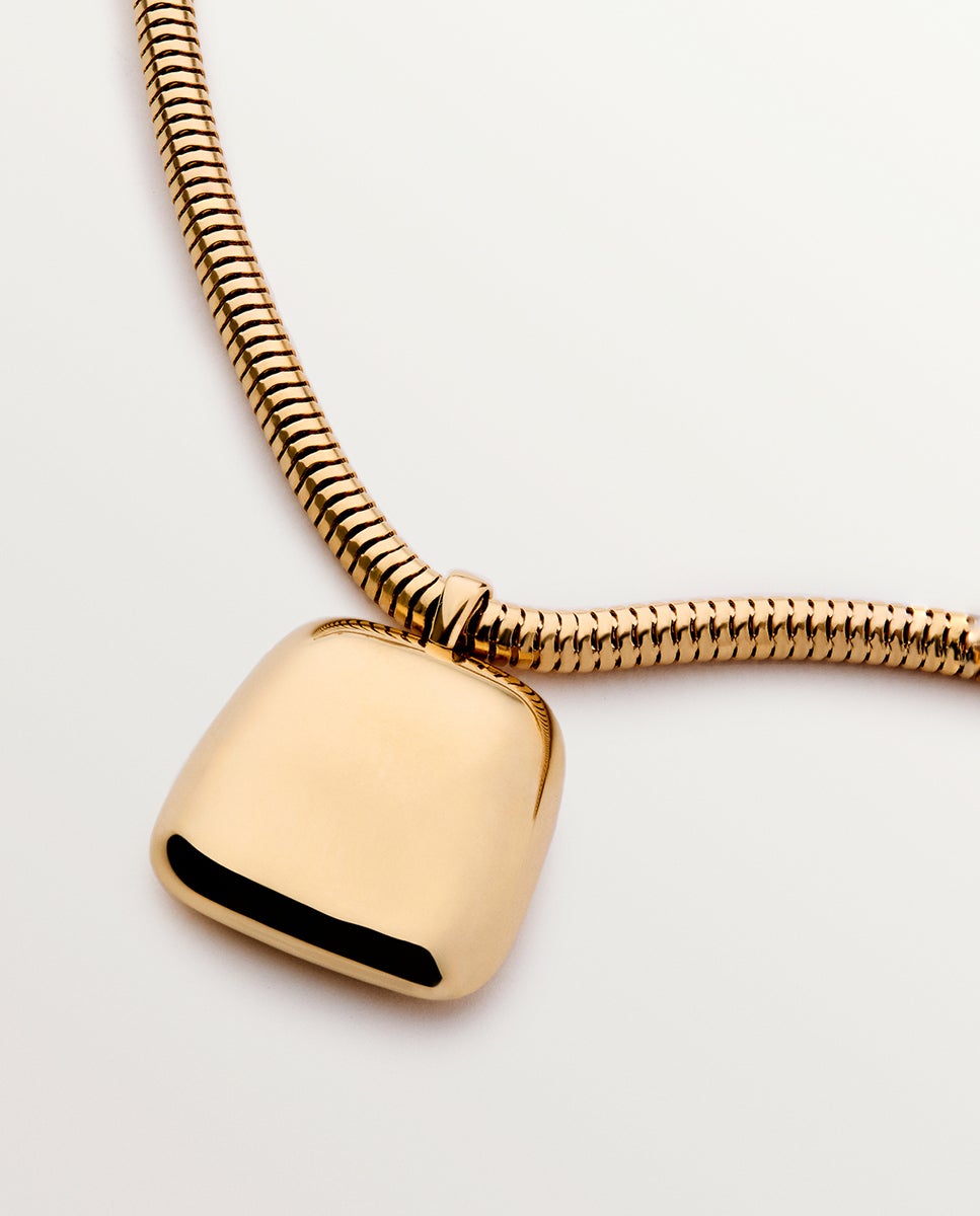 Pendente Quadrado de Prata 925 Banhada em Ouro Amarelo de 18k com Efeito Polido Ouro-1