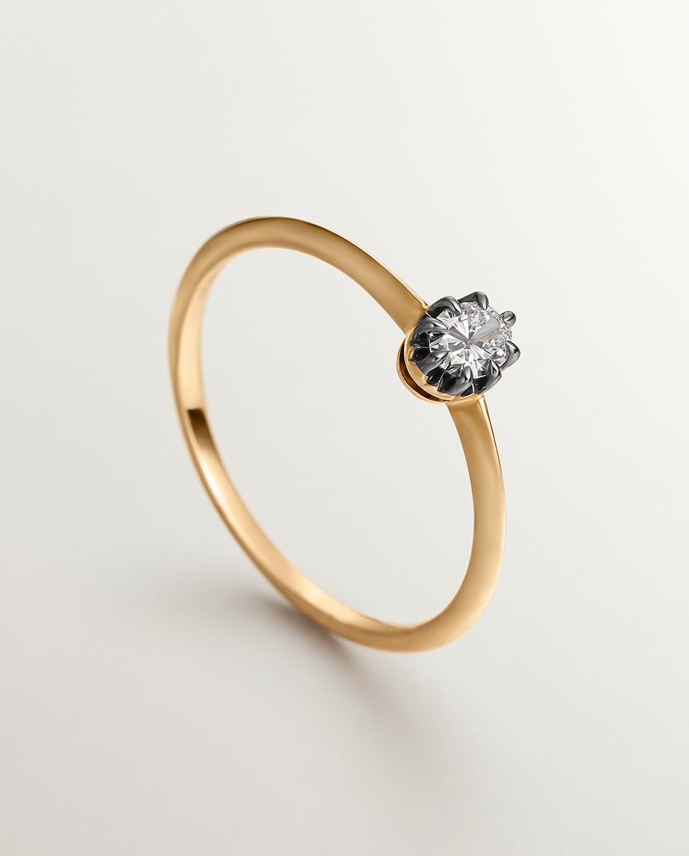 Anel de Ouro Amarelo 18k com Efeito Envelhecido e Diamante em Corte Oval Branco-5