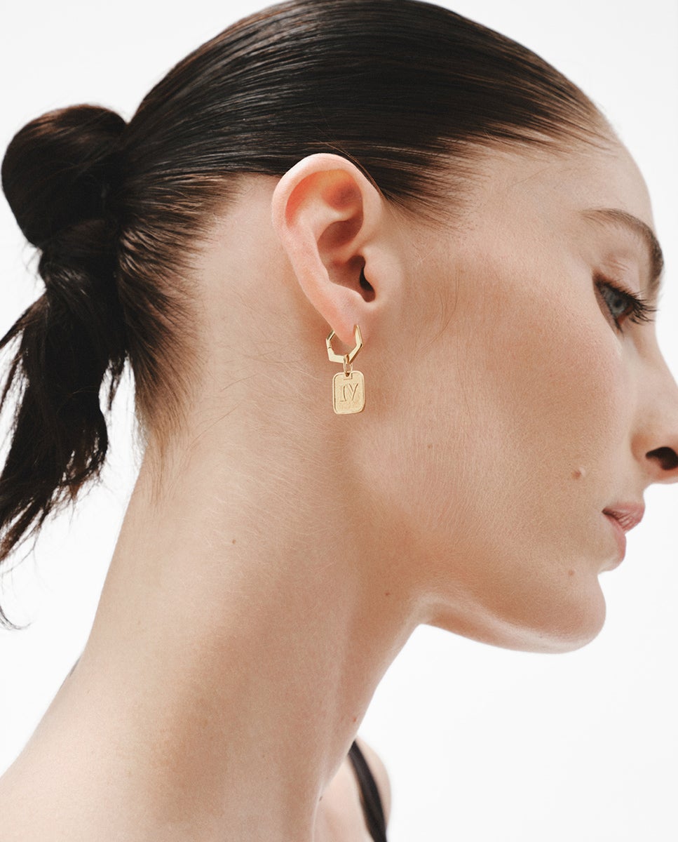 Charm de Prata 925 Banhada em Ouro Amarelo de 18k com Número 4 Ouro-4