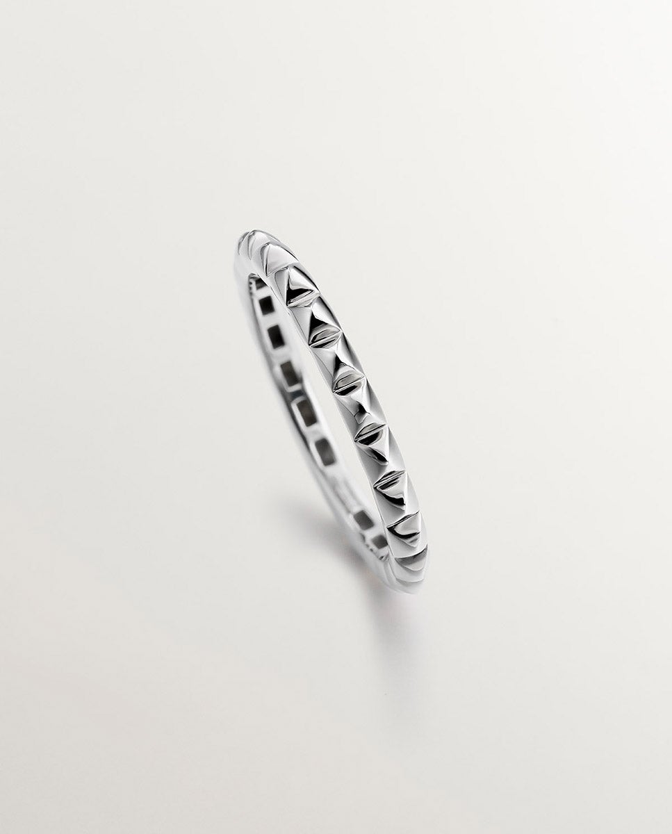 Anel de Ouro Branco de 9k com Tachas Ouro-3