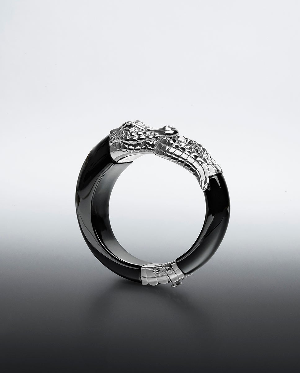 Imagem 0 de Bracelete Rígido de Prata 925 e Cerâmica Preta com Forma de Crocodilo