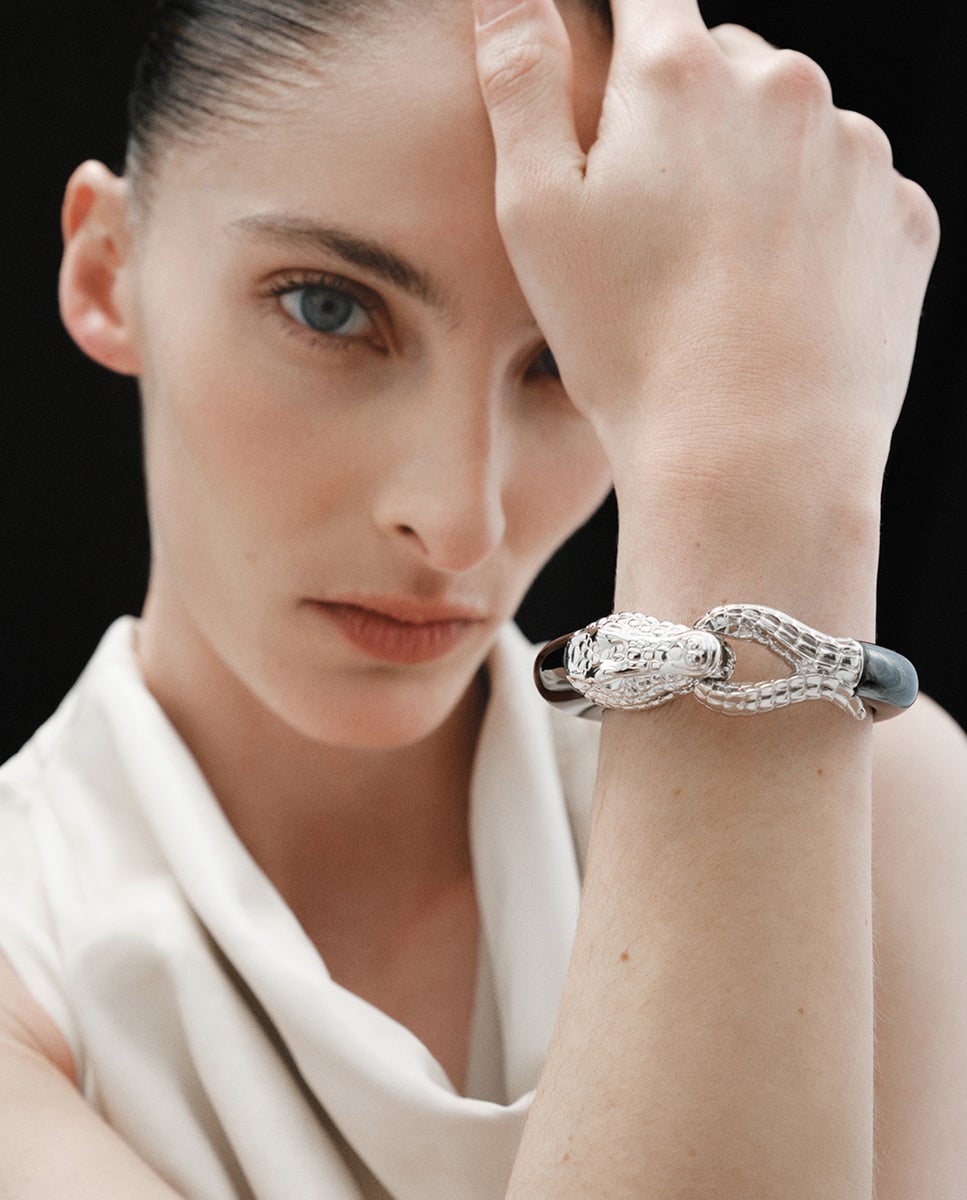 Bracelete Rígido de Prata 925 e Cerâmica Preta com Forma de Crocodilo Preto-3