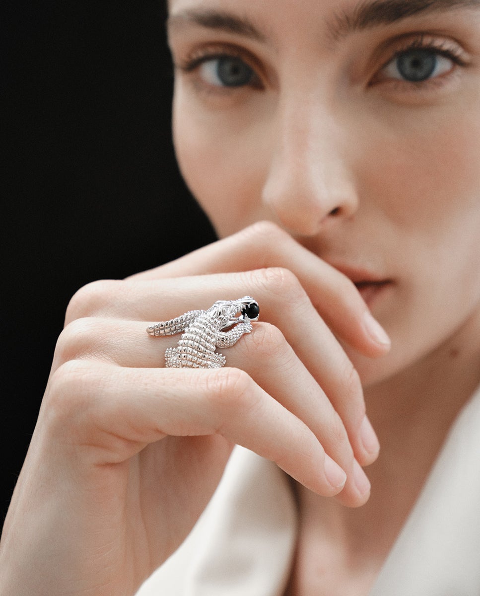 Anel de Prata 925 com Forma de Crocodilo e Ônix Preto Preto-2