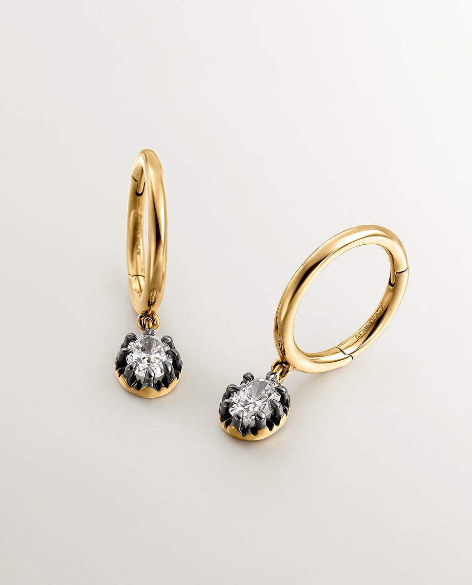 Brincos de Ouro Amarelo 18k com Efeito Envelhecido e Diamantes em Corte Oval Branco-2