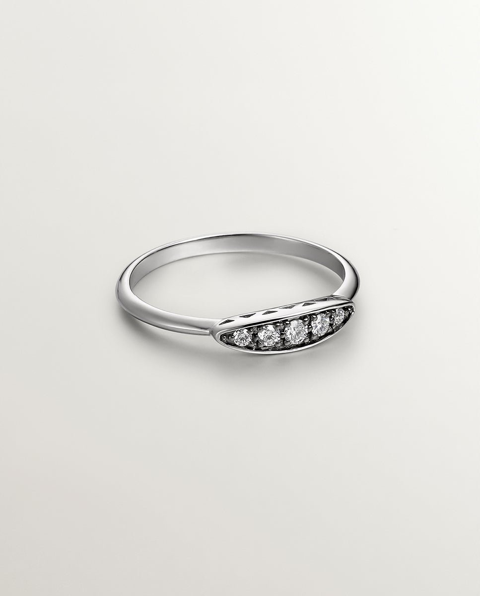 Anel de Ouro Branco 18k com Efeito Envelhecido e Diamante em Tamanho Brilhante Branco-3