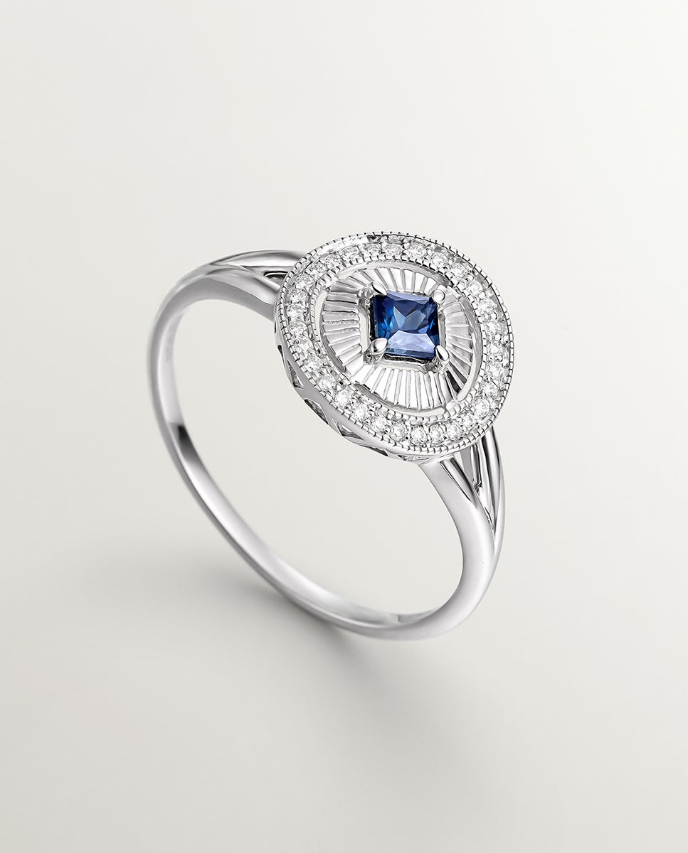 Anel de Ouro Branco de 18k com Diamantes em Lapidação Brilhante e Safira Azul em Lapidação Princesa Azul-5