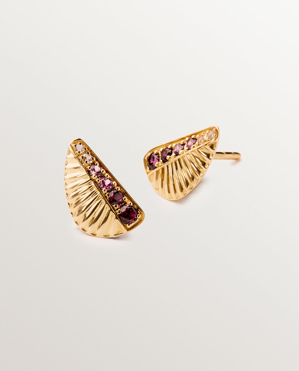 Brincos de Prata 925 Banhada em Ouro Amarelo de 18k com Rodolitos Roxos e Textura Guilloché Roxo-3