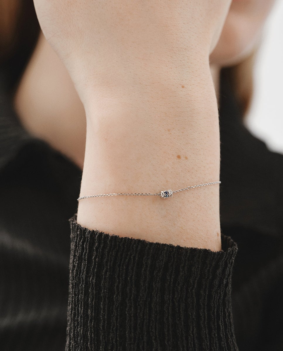 Pulseira de Ouro Branco de 9k com Safiras Azuis e Diamantes Azul-2