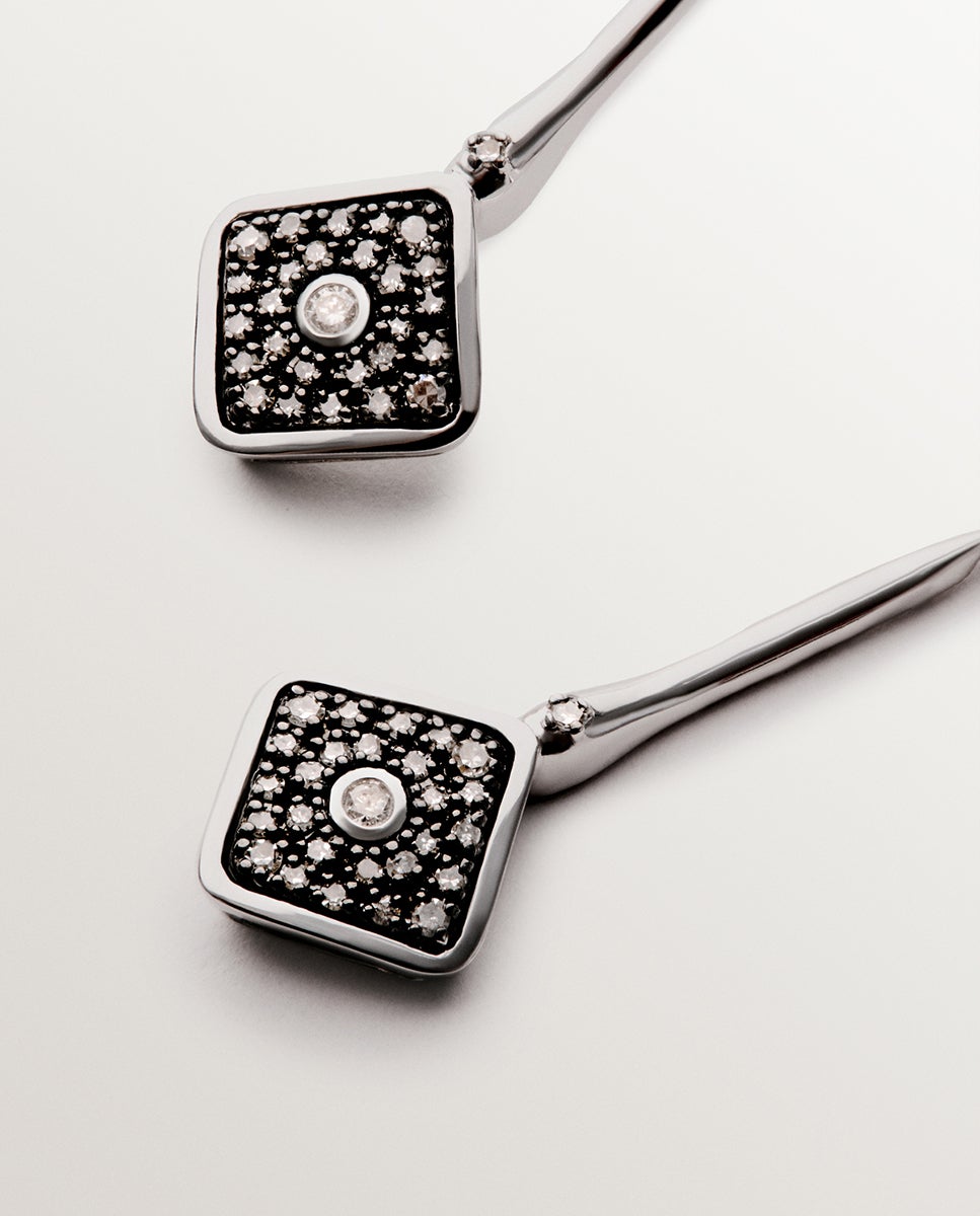 Brincos Compridos de Ouro Branco de 9k com Forma de Losango e Diamantes Branco-6