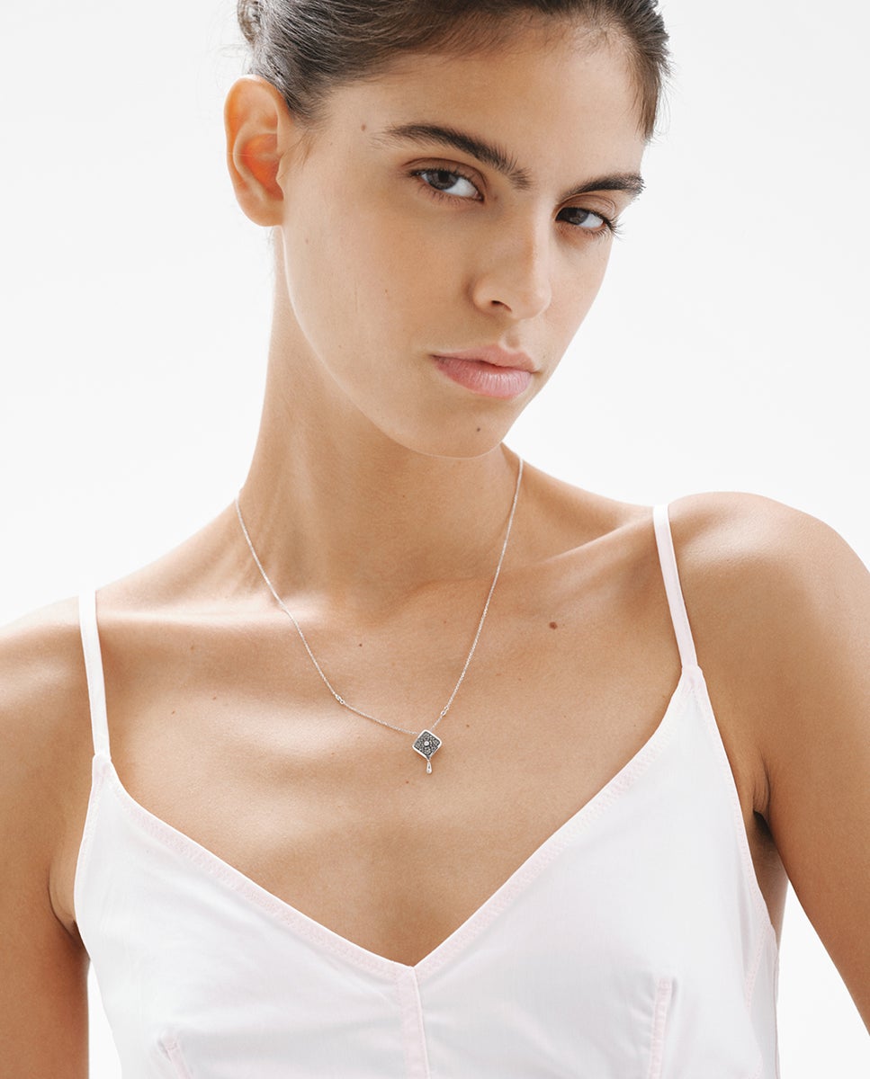 Colar de Ouro Branco de 9k com Forma de Losango e Diamantes Branco-2