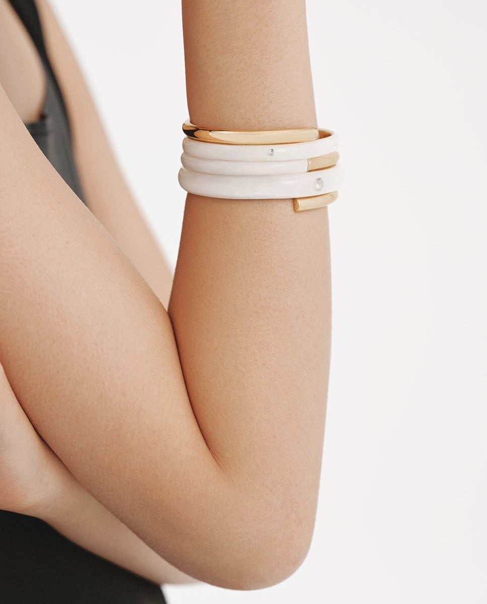 Pulseira de Prata 925 Banhada em Ouro Amarelo de 18k com Esmalte Branco e Zirconitas Suspensas em Resina Branco-2