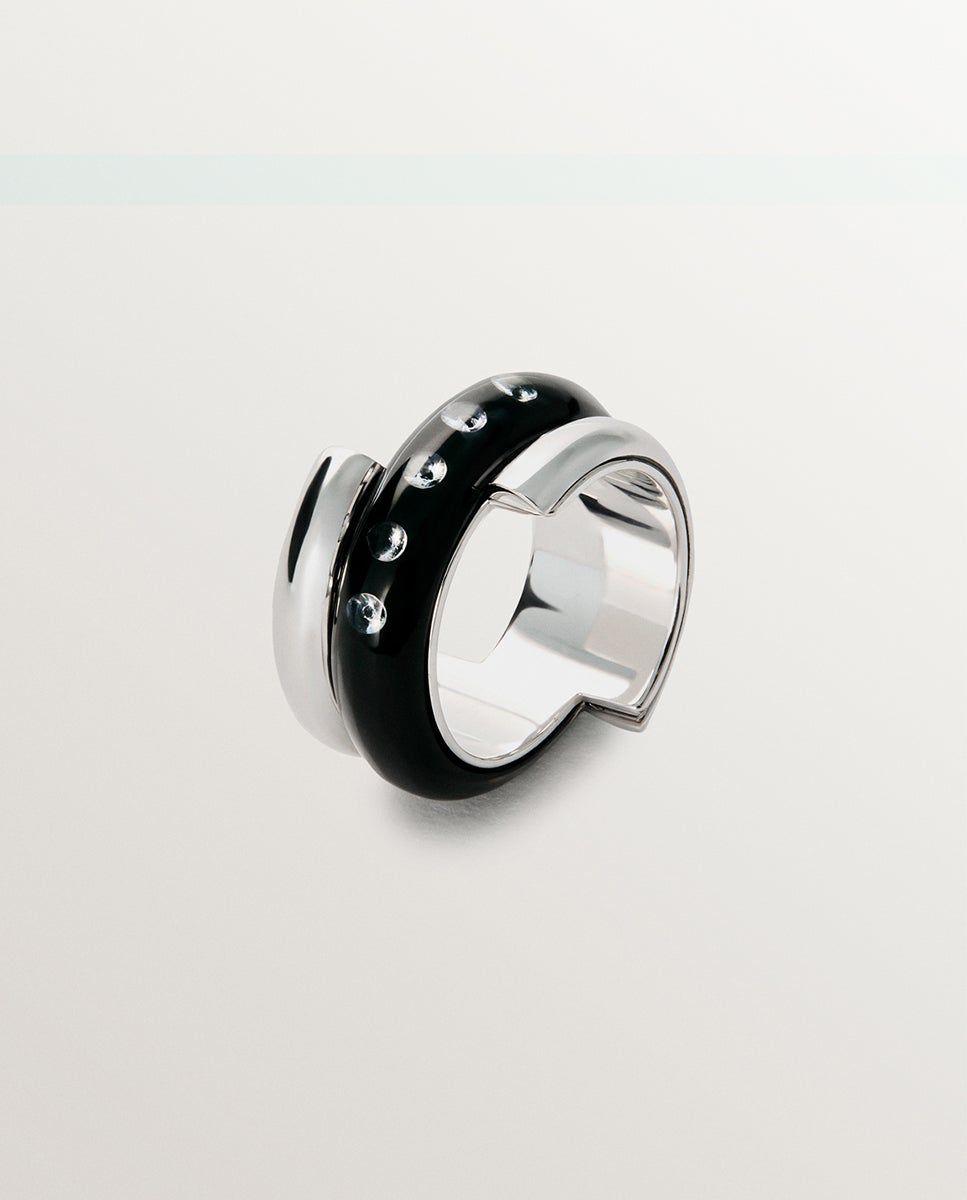Anel de Prata 925 com Esmalte em Preto e Zirconitas Suspensas em Resina Preto-1