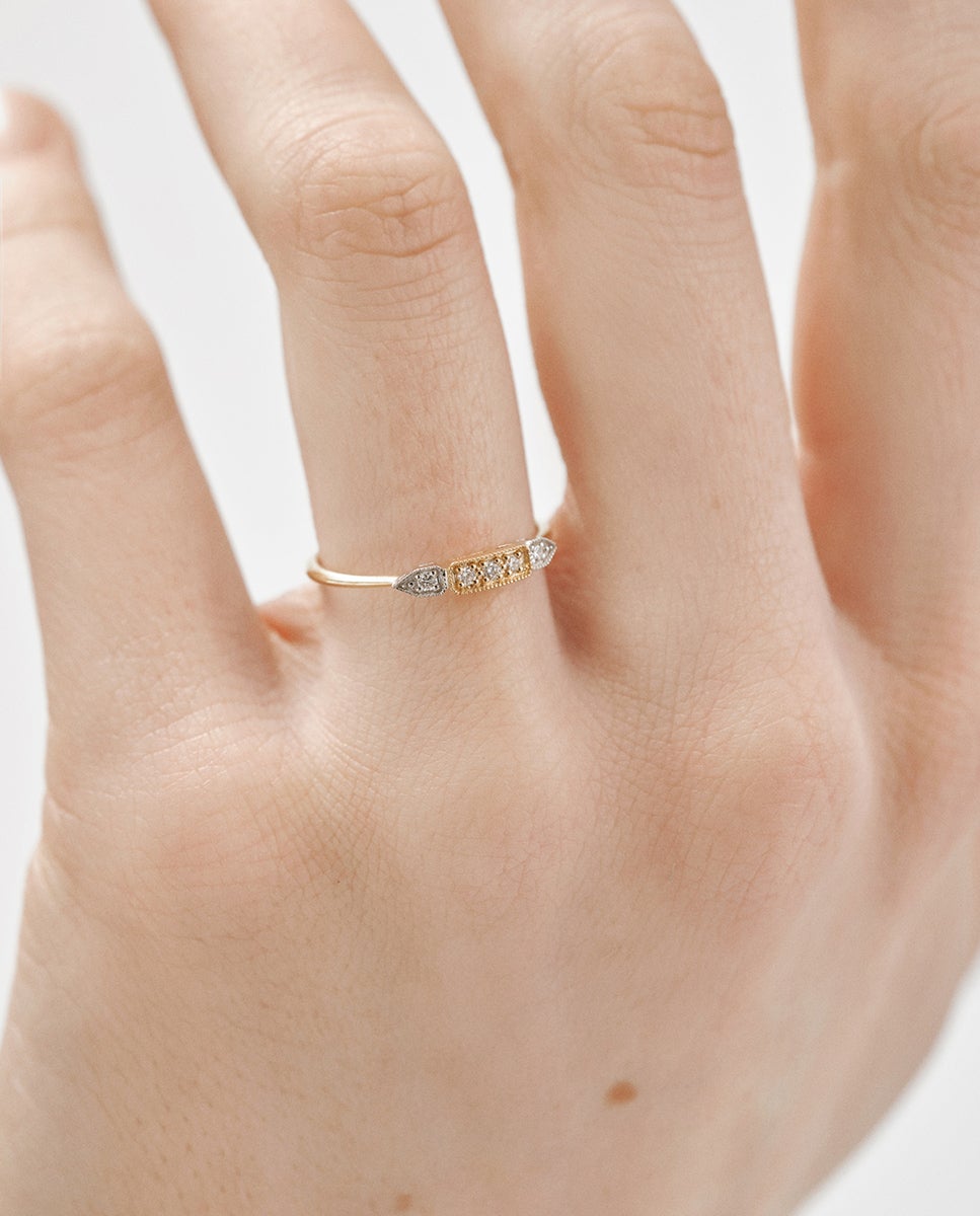 Anel de Ouro Branco e Amarelo de 18k com Pavé de Diamantes em Tamanho Brilhante Branco-2