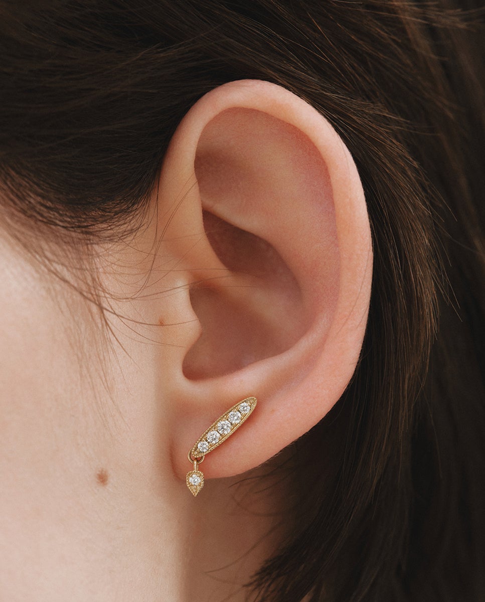 Brincos de Ouro Amarelo 18k com Diamantes em Tamanho Brilhante Branco-2