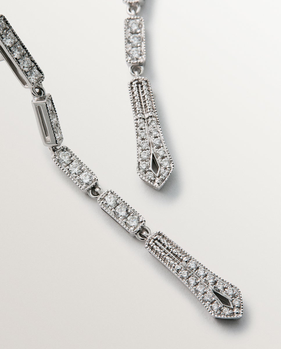 Brincos Compridos de Ouro Branco 18k com Diamantes em Lapidação Brilhante Branco-5