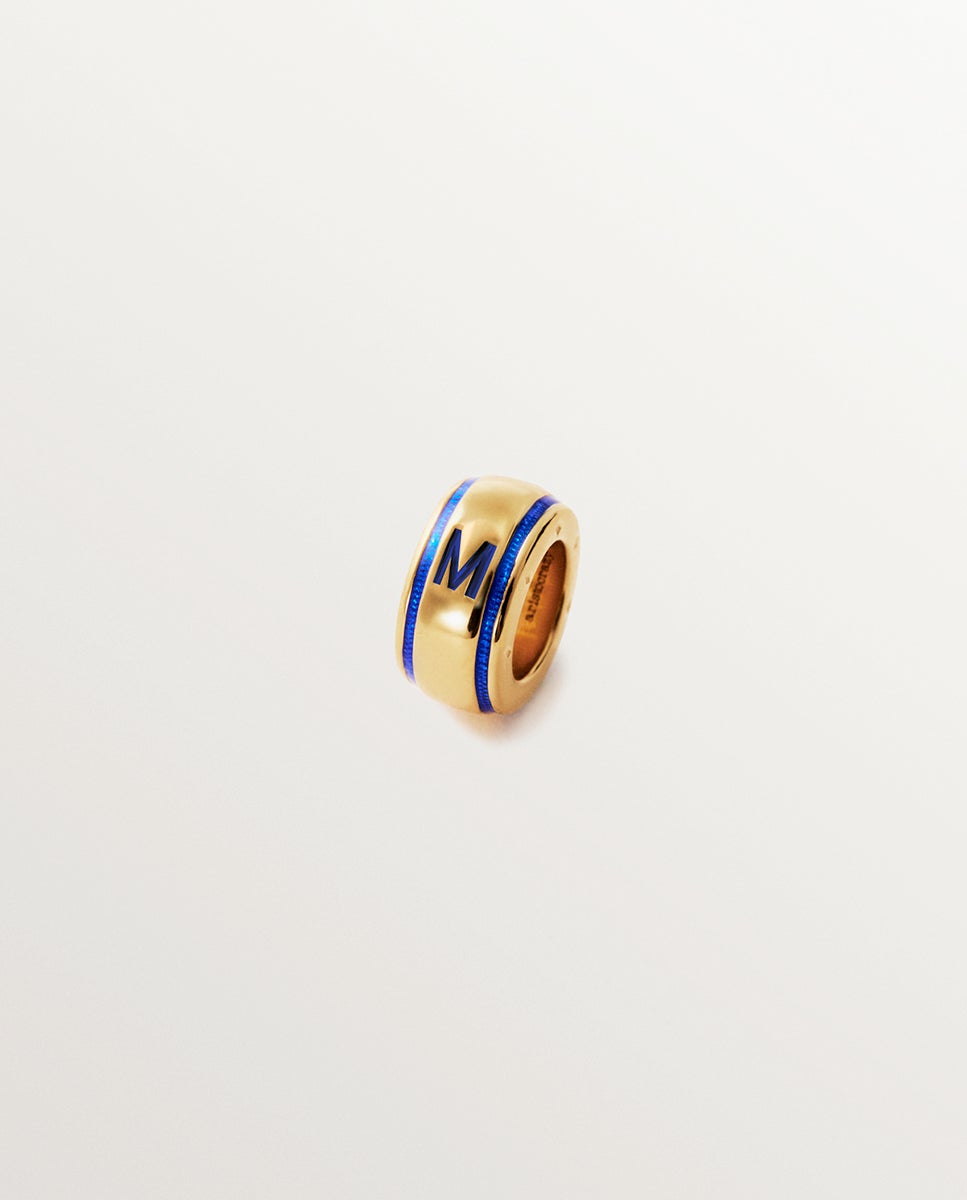 Charm com Inicial M de Prata 925 Banhada em Ouro Amarelo de 18k e Esmalte Azul com Forma Circular Azul-1