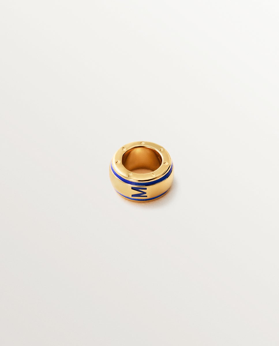Charm com Inicial M de Prata 925 Banhada em Ouro Amarelo de 18k e Esmalte Azul com Forma Circular Azul-3