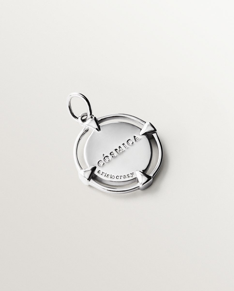 Charm de Prata 925 com Detalhe de Esmalte Preto e Forma de Medalha Preto-3