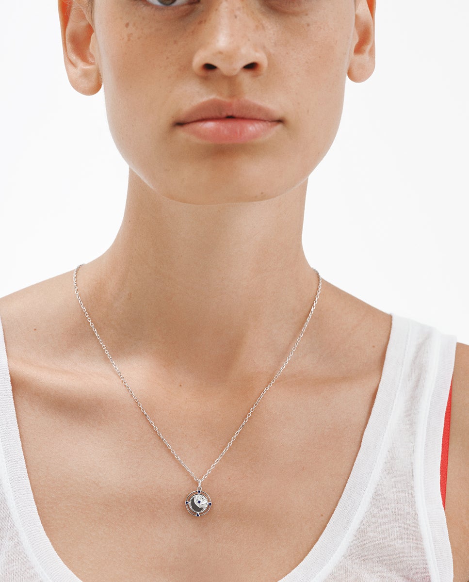 Charm de Prata 925 com Detalhe de Esmalte Preto e Forma de Medalha Preto-4
