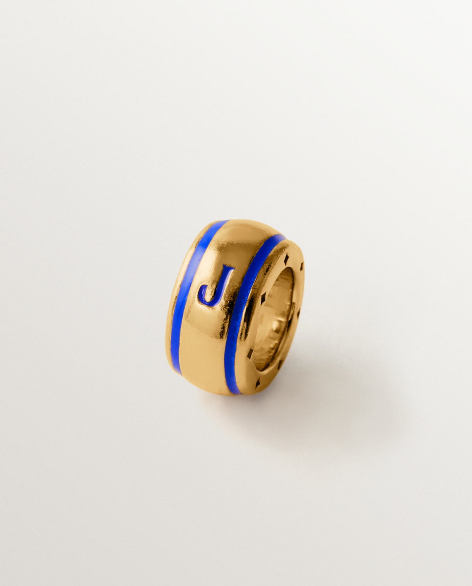 Charm com Inicial J de Prata 925 Banhada em Ouro Amarelo de 18k e Esmalte Azul com Forma Circular Azul-1