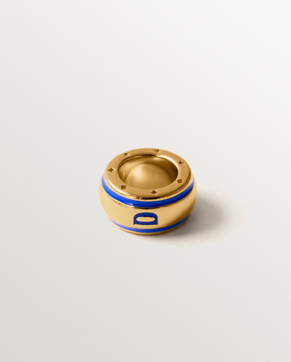 Charm com Inicial D de Prata 925 Banhada em Ouro Amarelo de 18k e Esmalte Azul com Forma Circular Azul-2