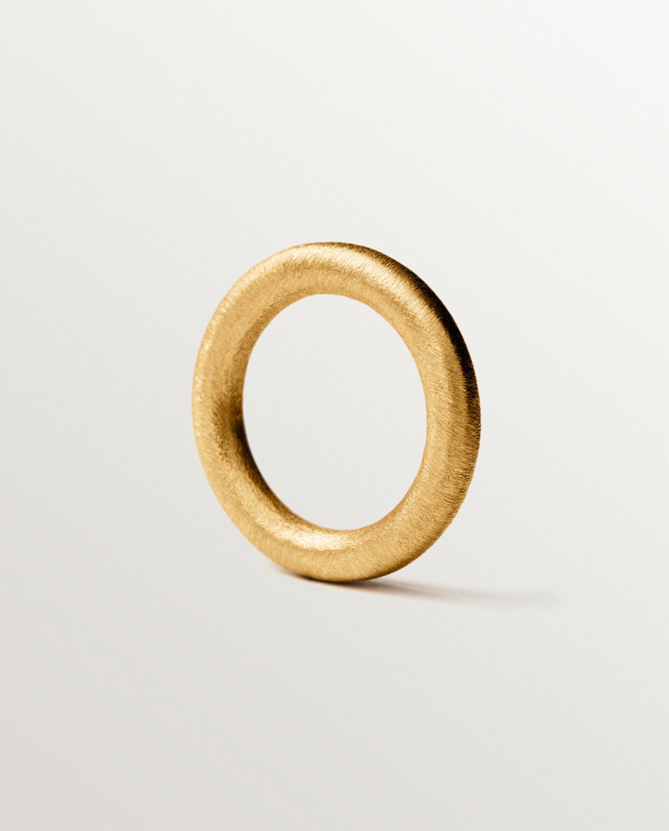 Anel Grande com Textura de Prata 925 Banhada em Ouro de 18k Ouro-5