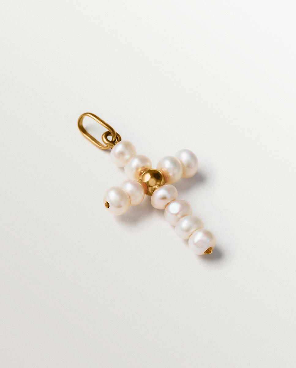 Charm de Prata 925 Banhada em Ouro Amarelo de 18k com Pérolas e Forma de Cruz Branco-2
